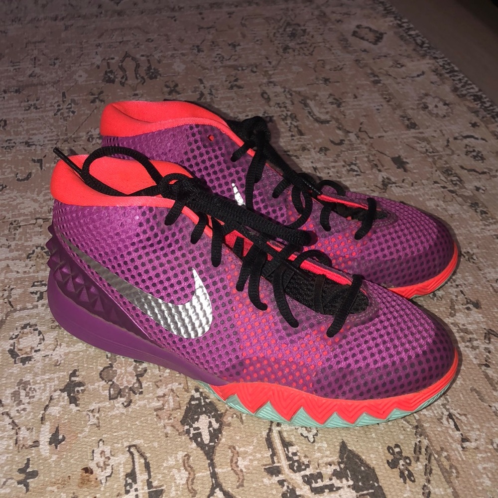 Nike Kyrie Irving Sneakers